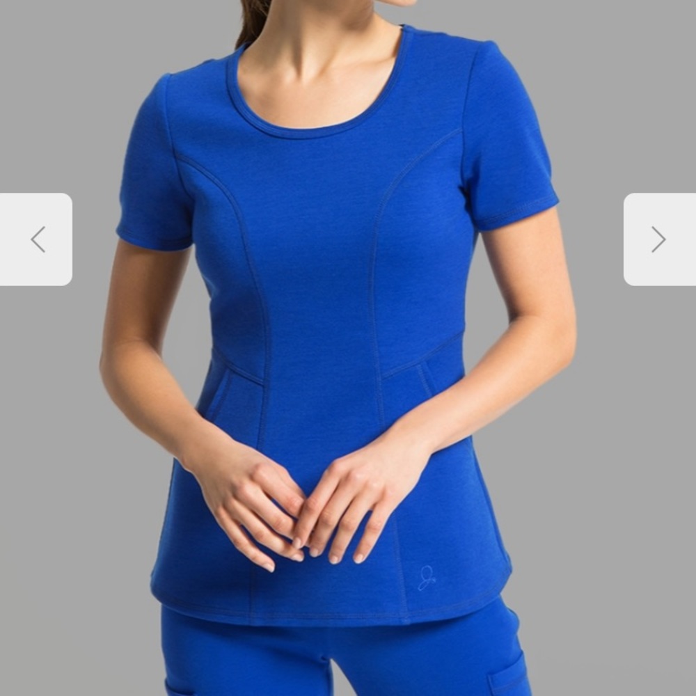 Jaanuu scrub top